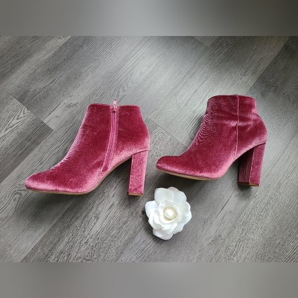 Liliana Velvet Booties - Picture 3 of 8